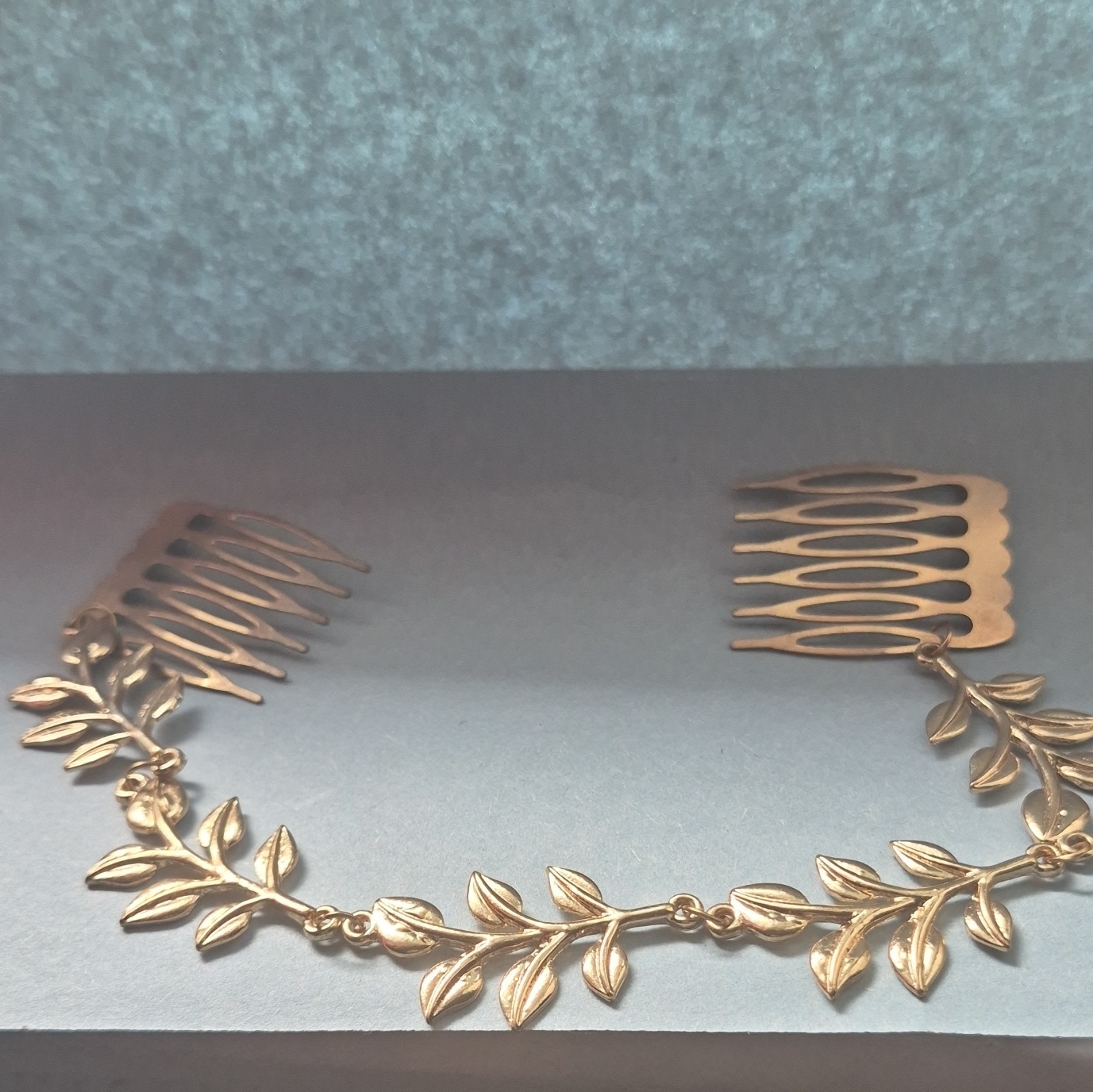 Gold Tone Metal Leaf Shape Theme Hair Comb Headpiece Women Hair Accessory VTG