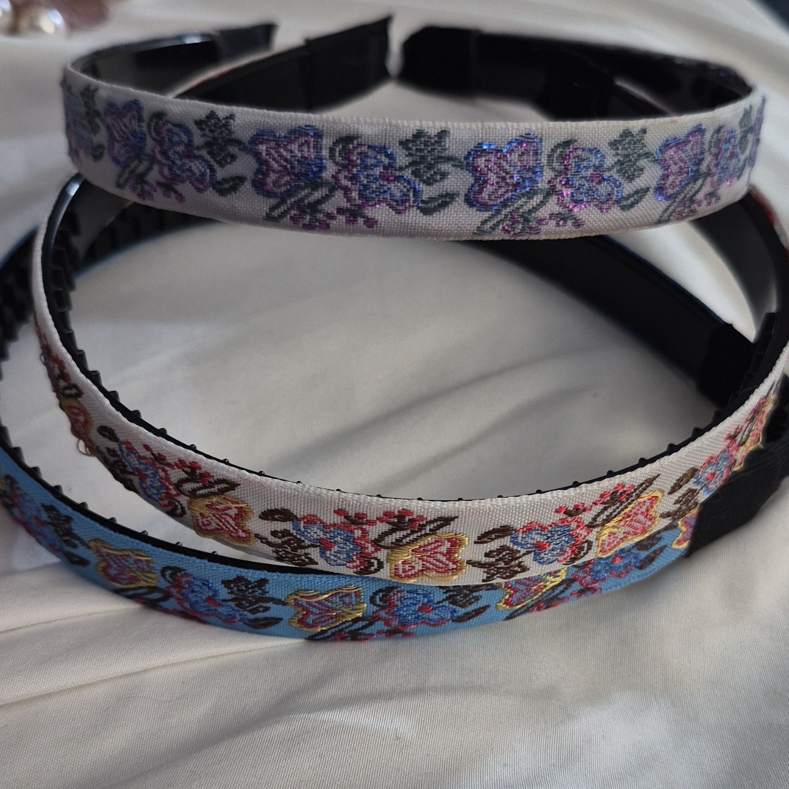 3 Pack Floral Fabric Covered Plastic Headbands w/ Teeth Grip Black Blue White